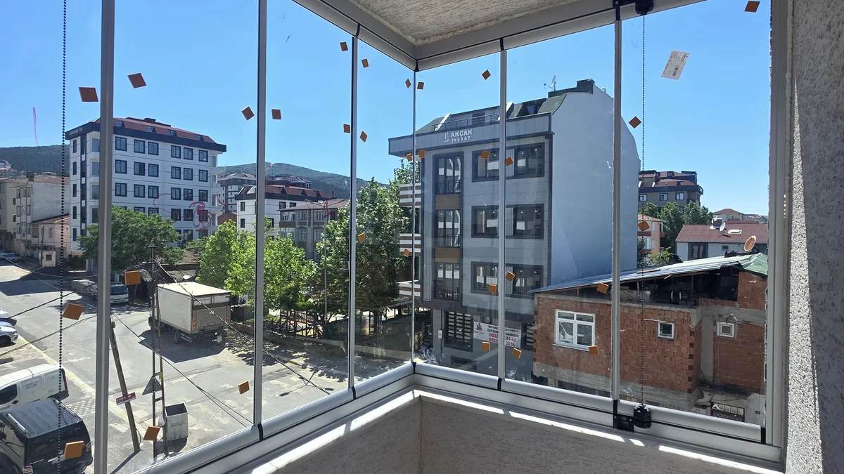 Katlanır Balkon Camı