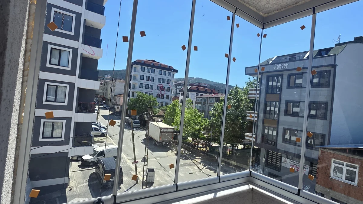 Katlanır Balkon Camı
